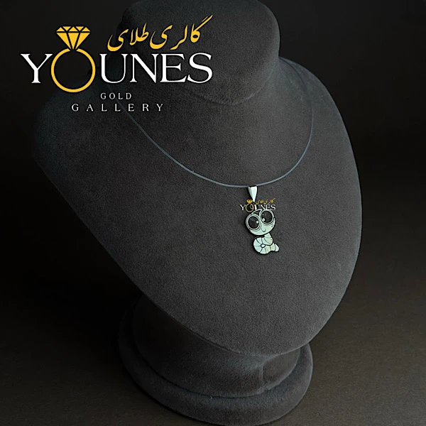 آویز طلا حکاکی کرم